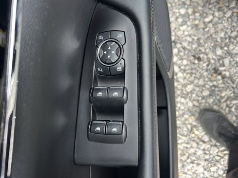 Used 2022 Lincoln Nautilus AWD w/ Premium Package image 18