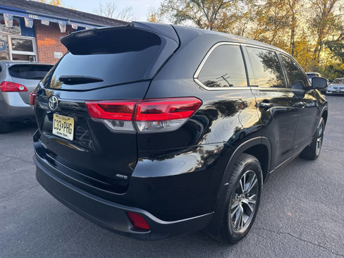 Used 2018 Toyota Highlander AWD V6 image 5