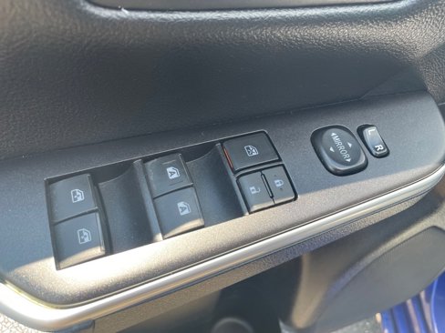 Used 2015 Toyota Camry LE image 9