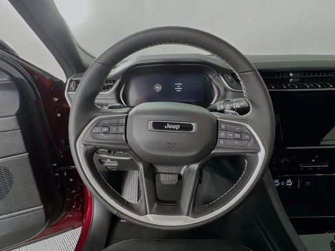 New 2025 Jeep Grand Cherokee L Altitude image 12