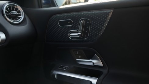 Certified 2025 Mercedes-Benz GLB 250 image 43