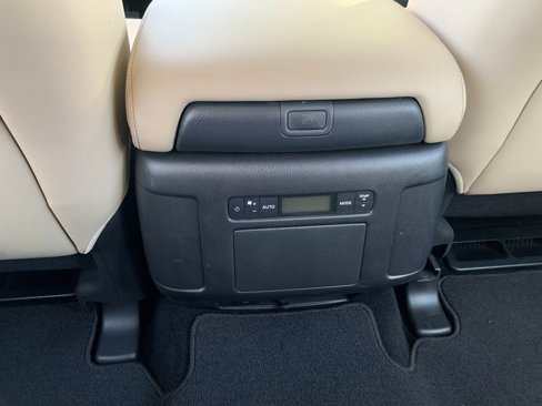 Used 2024 Nissan Armada SL w/ Captain's Chairs Package image 24