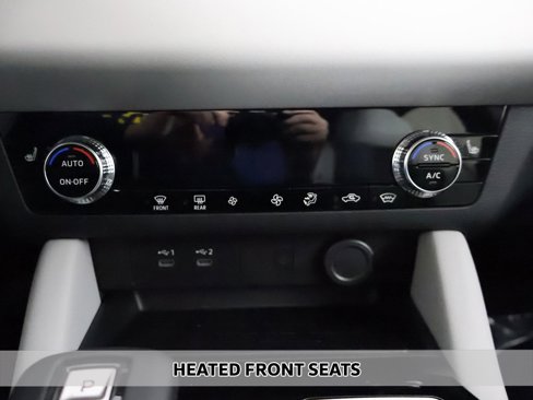 New 2025 Mitsubishi Outlander SE image 9