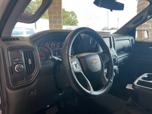 Used 2022 Chevrolet Silverado 1500 Custom image 17