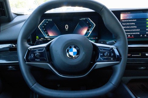 Certified 2025 BMW 530i w/ Premium Package image 18