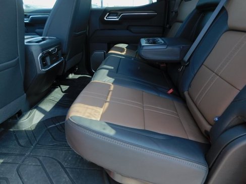 Used 2025 Chevrolet Silverado 1500 High Country w/ Technology Package image 20