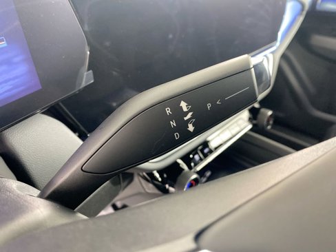 New 2025 Chevrolet Equinox EV LT w/ Convenience Package II image 17