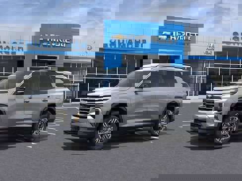 New 2026 Chevrolet Traverse LT image 2