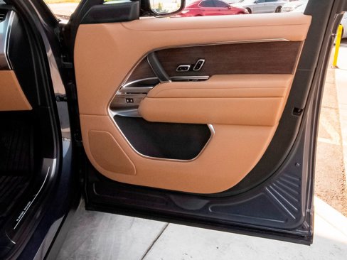 New 2025 Land Rover Range Rover SE image 43