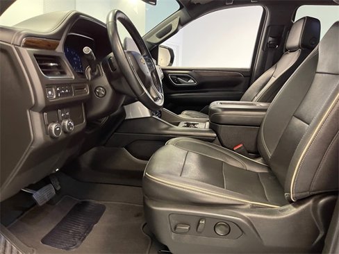 Used 2023 Chevrolet Suburban Premier image 4