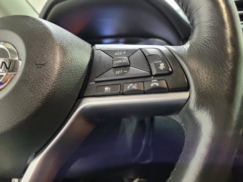 Used 2017 Nissan Rogue SL image 35