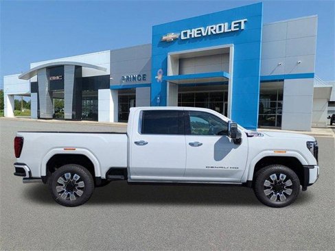 New 2026 GMC Sierra 2500 Denali w/ Denali Reserve Package image 3