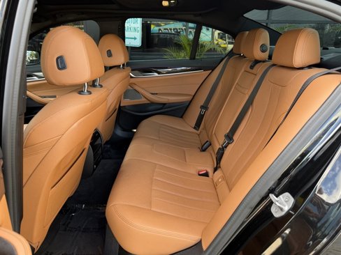 Used 2021 BMW 540i w/ Premium Package image 11
