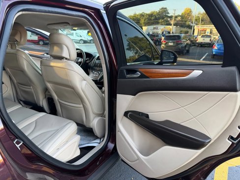 Used 2019 Lincoln MKC Select w/ MKC Climate Package image 25
