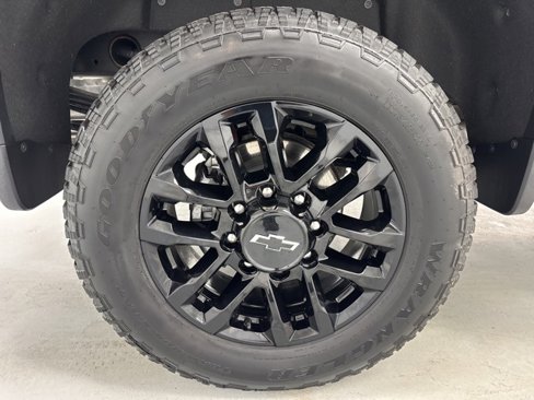 Used 2025 Chevrolet Silverado 2500 LTZ w/ Trail Boss Package image 36