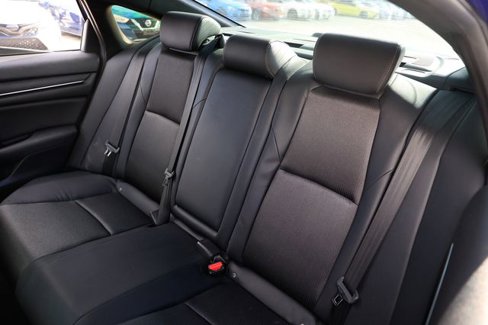 Used 2018 Honda Accord Sport image 8