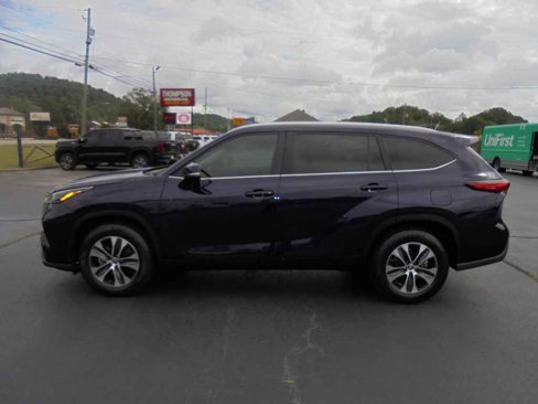 Used 2023 Toyota Highlander XLE image 1