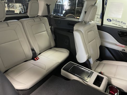 New 2025 Lincoln Aviator Reserve image 28