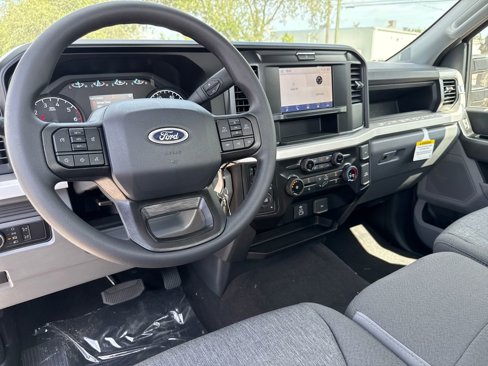 New 2025 Ford F350 4x4 Regular Cab Super Duty image 4