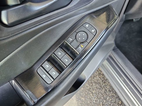 Used 2024 Nissan Rogue S image 25