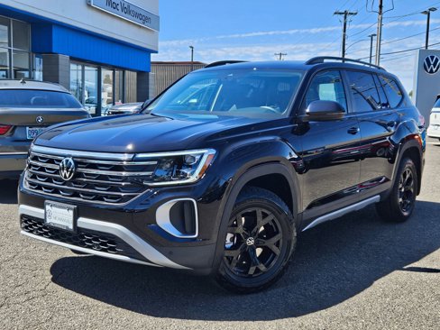 New 2025 Volkswagen Atlas Peak Edition SE image 1