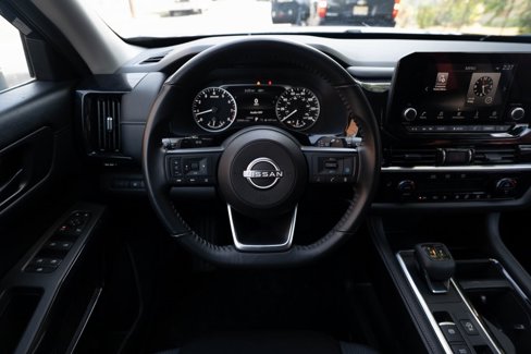Used 2024 Nissan Pathfinder SV image 33