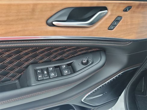 New 2025 Jeep Grand Cherokee Summit image 21