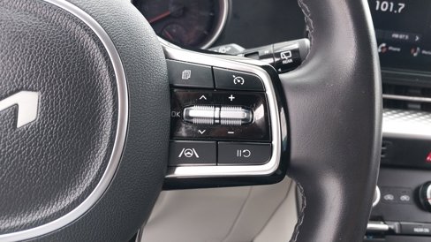 Used 2024 Kia Carnival LX image 21