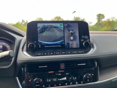 Used 2022 Nissan Rogue Platinum w/ Head-Up Display Package image 26