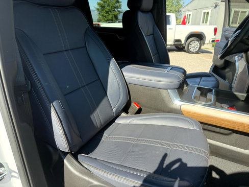 Used 2024 Chevrolet Silverado 3500 High Country w/ Technology Package image 16