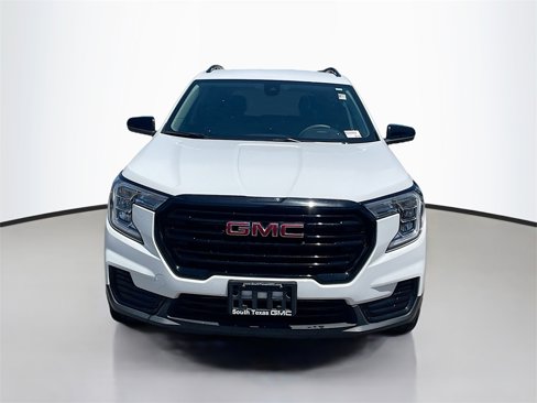 Used 2023 GMC Terrain SLE w/ Driver Convenience Package image 2
