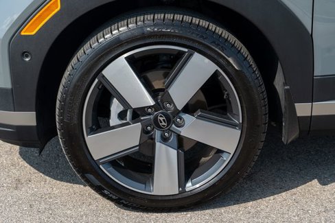 Used 2024 Hyundai Santa Fe Limited image 9
