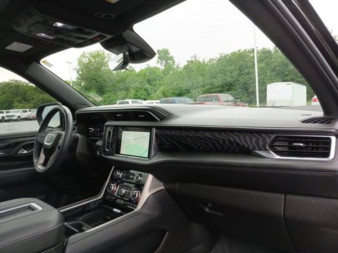 Used 2024 GMC Yukon Denali w/ Advanced Technology Package image 30