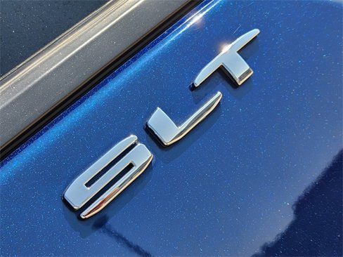 Used 2023 GMC Terrain SLT image 13