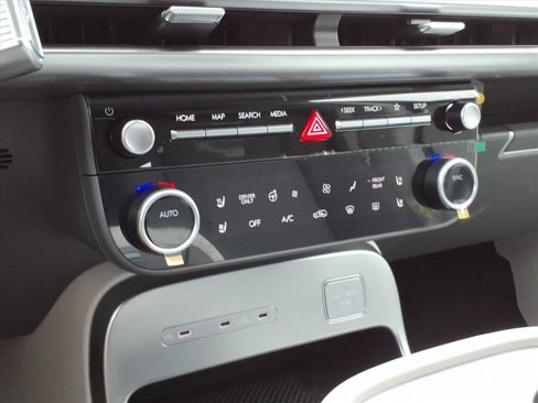 New 2026 Hyundai Ioniq 9 Limited image 8