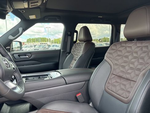 New 2025 Nissan Armada Platinum image 9