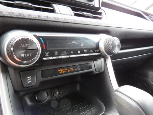 Used 2019 Toyota RAV4 LE image 26