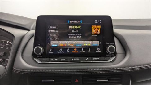 Used 2025 Nissan Rogue SV image 26