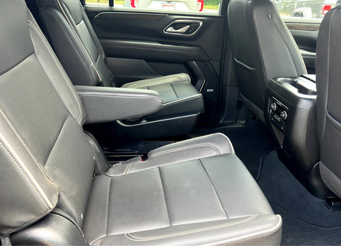 Used 2023 Chevrolet Suburban Premier image 18
