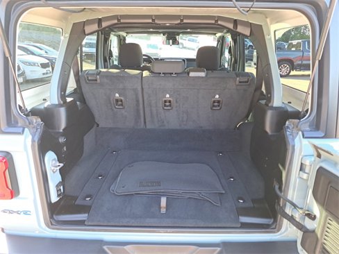 Used 2024 Jeep Wrangler Unlimited Rubicon 4xe image 28