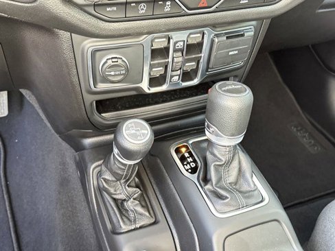 New 2025 Jeep Gladiator Sport image 27