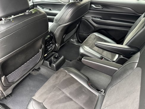 Used 2023 Jeep Grand Cherokee L Laredo image 12