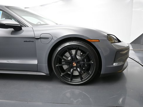Certified 2026 Porsche Taycan image 19