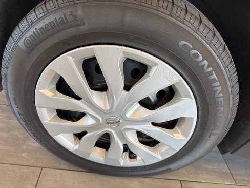 Used 2018 Nissan Rogue S image 17