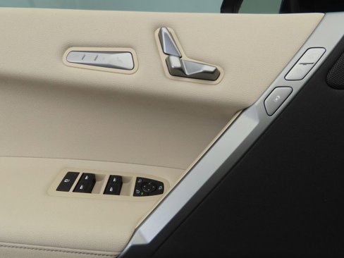 Certified 2025 BMW iX xDrive50 w/ Premium Package image 24
