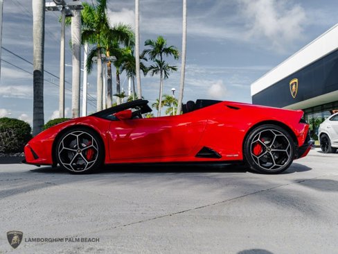 Used 2021 Lamborghini Huracan EVO image 4