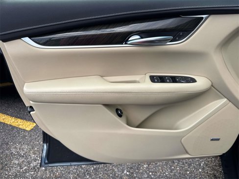 Used 2019 Cadillac XT5 FWD image 18