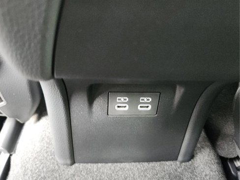 New 2026 Toyota Prius LE image 11