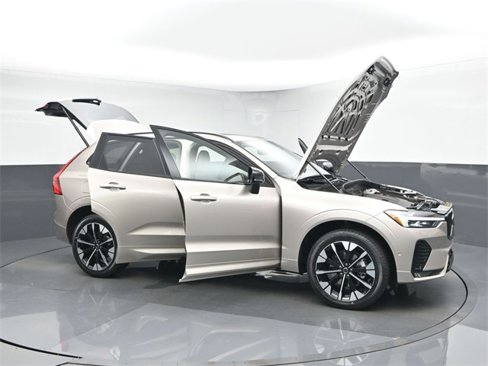 New 2026 Volvo XC60 B5 Plus w/ Protection Package Premier image 53