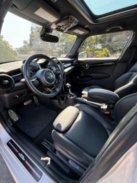 Used 2019 MINI Cooper S w/ Premium Package image 13